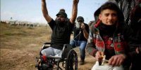 اخراج جثمان الشهيد ابو ثريا لتشريحه امام لجنة طبية دولية