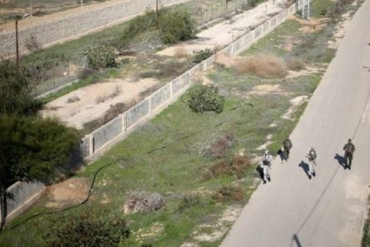 هآرتس: وزارة الجيش أبلغت مصر نيتها استهداف "النفق" جنوب رفح