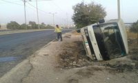 15 إصابة بتصادم "كوستر" وباص صغير في الزرقاء
