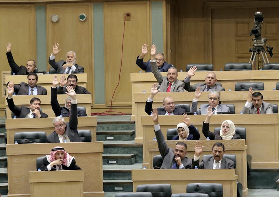 "الإصلاح النيابية" تطلب عقد جلسة لطرح الثقة بحكومة الملقي