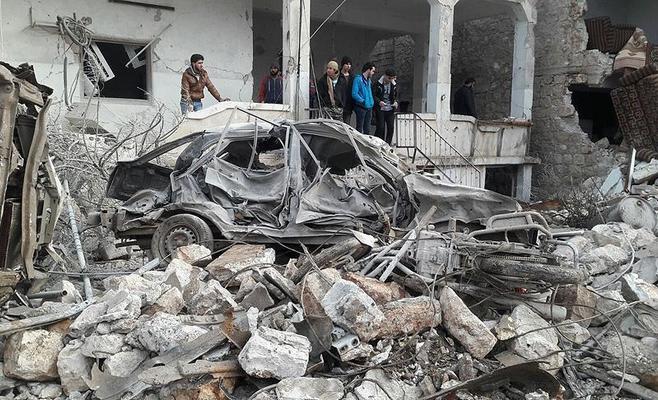 مقتل 33 مدنيا بغارات للنظام السوري على إدلب