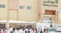 بالتفاصيل .. السعودية تمنع الوافدين من العمل في 12 نشاطا