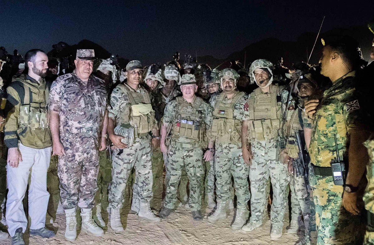مع القائد على طريق البناء والانجاز