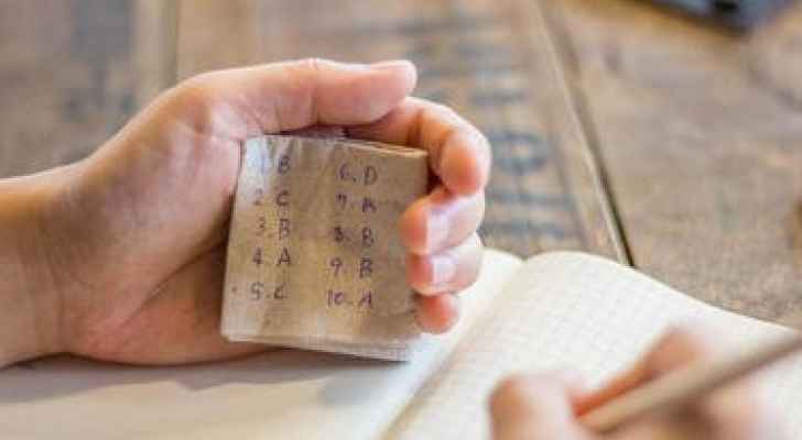 طالبة تقاضي جامعة حكومية فصلتها بسبب "الغش" في الإمارات