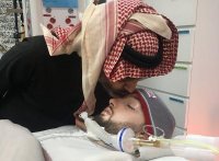 "الوليد بن طلال" يطمئن على صحة "الوليد بن خالد"