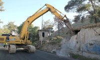 بالصور .. إزالة 300 بيت مهجور في عمان