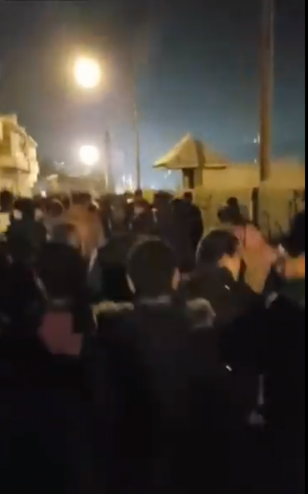 مسيرة ليلية في حي الطفايلة احتجاجا على سياسة الحكومة