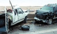 وفاة و5 اصابات بتصادم 3 مركبات في الصحراوي