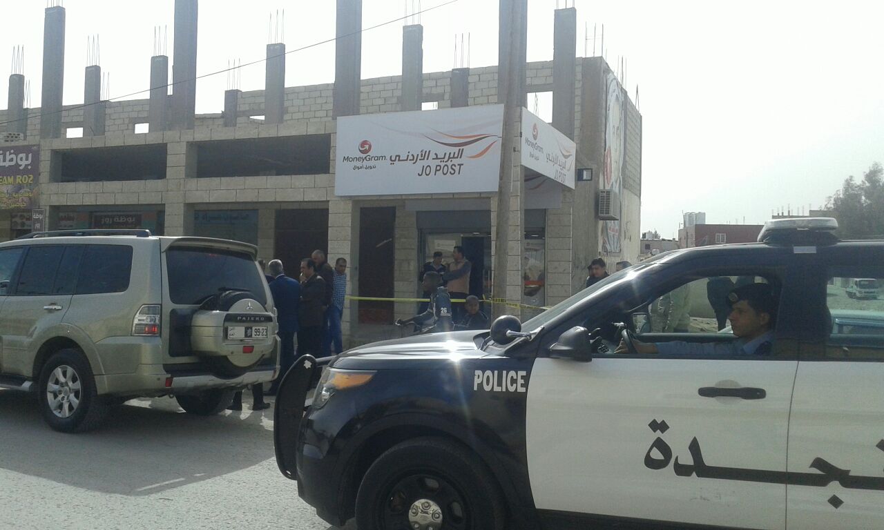 بالصور .. سطو مسلح على مكتب بريد الضليل