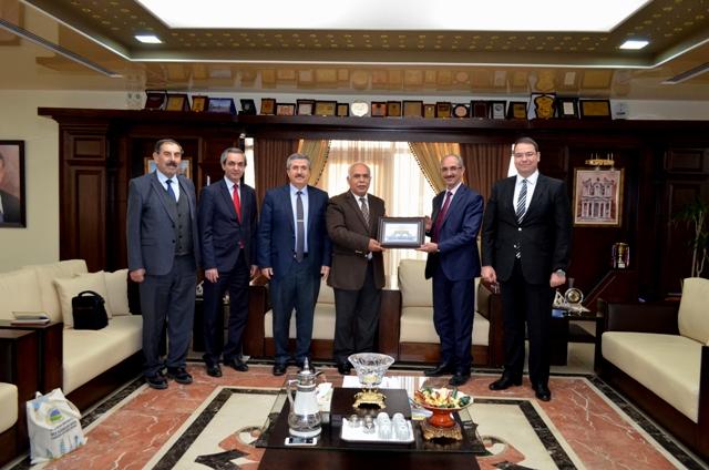 عمان الأهلية وجامعة آهي أفران التركية يوقعان مذكرة تفاهم