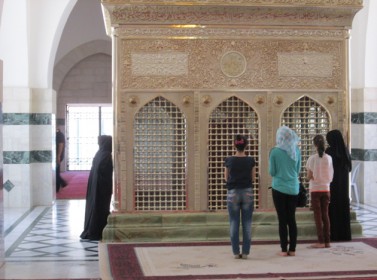 الاغوار : 1200 زار لـ "مقامات الصحابة"