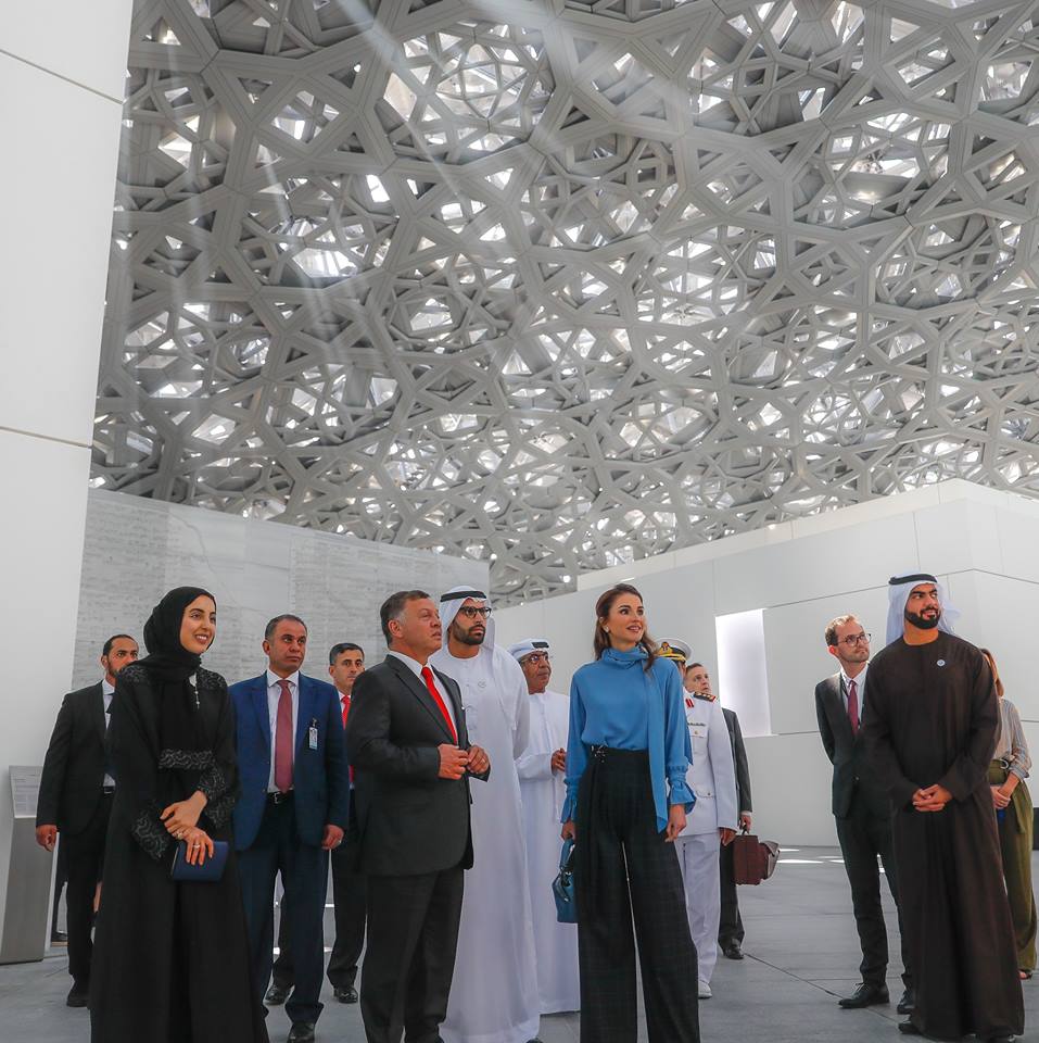الملك والملكة يزوران متحف اللوفر أبوظبي(صور)