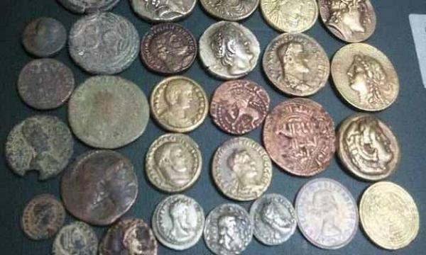 القبض على اربعيني بحوزته 25 قطعة اثرية