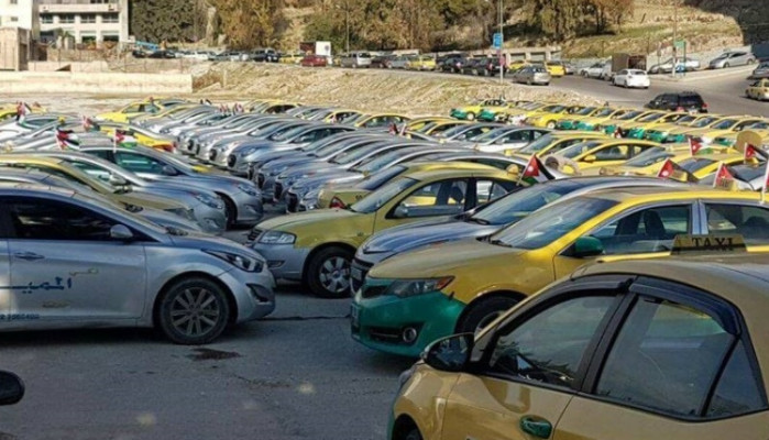 إضراب للتكاسي الاحد