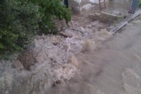 السيول تداهم 8 منازل بالشونة الشمالية