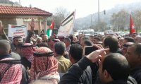 بالصور .. ضباط متقاعدون يعتصمون احتجاجا على إفلاس صندوق الاسكان