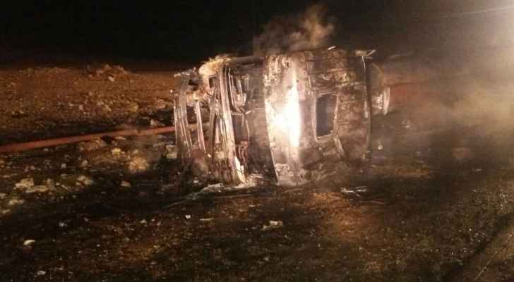 إصابة بتدهور صهريج واشتعاله في الزرقاء (صور)
