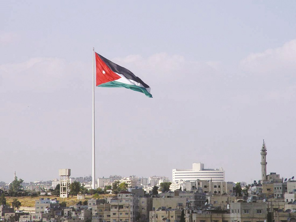 مع الدولة في الشدة والرخاء