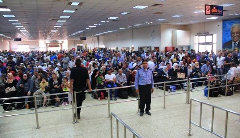 34 ألف مسافر تنقلوا عبر معبر الكرامة