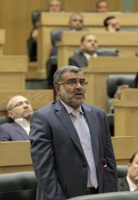 العساف يهاجم الكتاب منتقدي كليات الشريعة