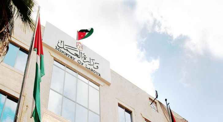 العمل تنهي إضرابا للعاملين في شركة الشام للفنادق