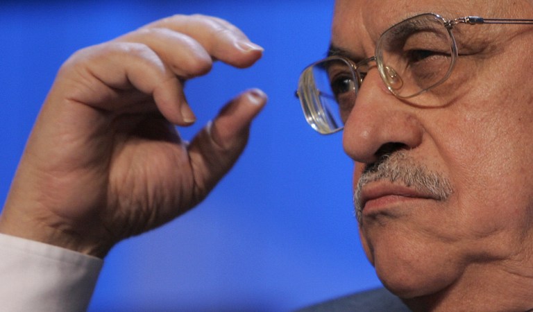 عباس : لسنا من يحاصر غزة