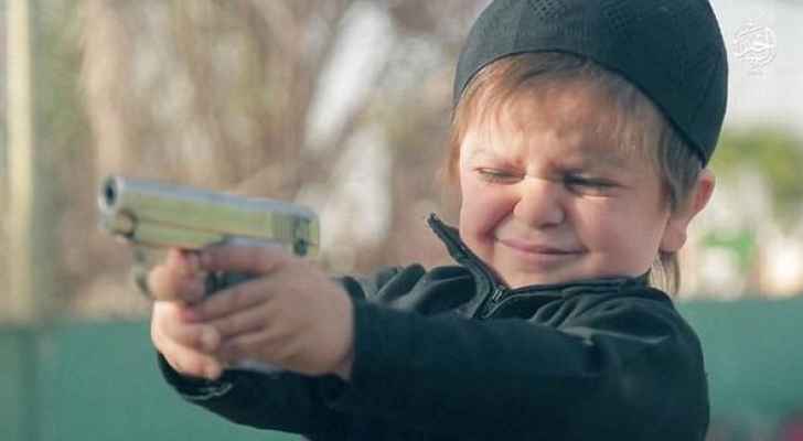 طفل في التاسعة يقتل أخته رميا بالرصاص