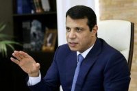 "حماس" تلوّح بورقة دحلان في وجه عباس