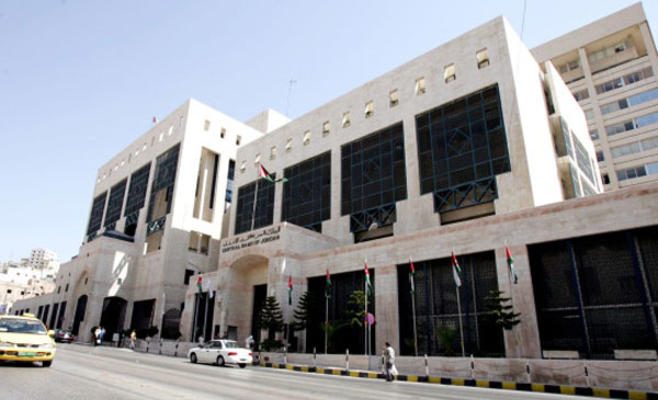 ترجيح قرارات جديدة لزيادة أسعار الفائدة