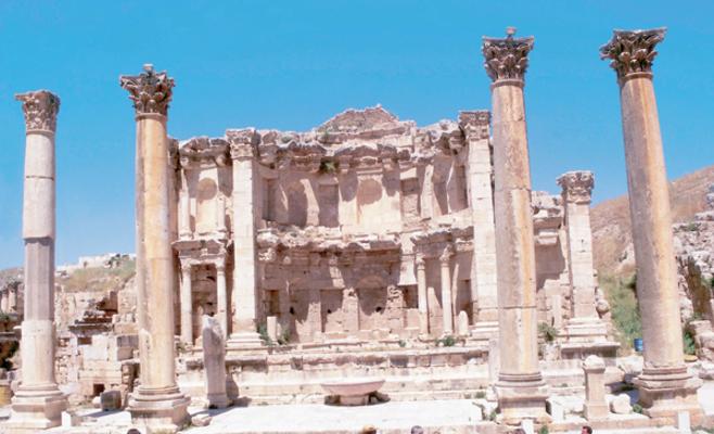 612 مكتبا سياحيا تجدد ترخيصها للعام الحالي