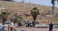 بالصور . .إطلاق النار على شاب فلسطيني بدعوى الطعن في القدس