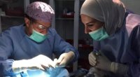 مريض يبصر بعد 15 عاماً بجراحة تجريها مدينة الحسين الطبية