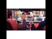 بن سلمان والحريري يتجولان في شوارع باريس (فيديو)