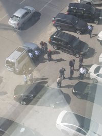 شاهد | سارق البنك التجاري بقبضه الامن الوقائي  .. وهذه قيمة المبلغ المسروق