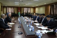وزير الإستثمار يلتقي وفداً من رجال الأعمال السنغافوريين