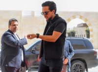ولي العهد: في قصر الحسينية