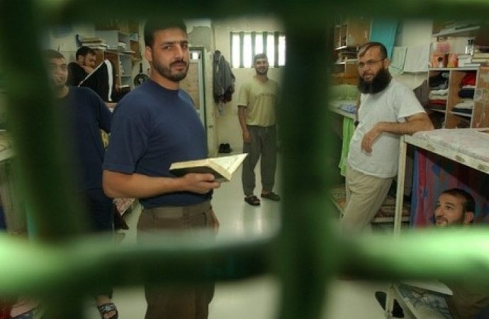 الأسرى الفلسطينيون يواصلون مقاطعة محاكم الاحتلال