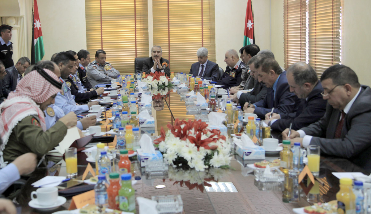 المبيضين يدعو المسؤولين إلى التواصل مع المواطنين والاستماع الى همومهم