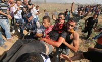 يديعوت: قنص أرجل المتظاهرين في غزة أفضل حل لوقف المسيرات