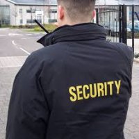 البنوك تطلب حراساً مسلحين بصورة مستعجلة