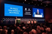 بالصور .. الملك: أولويتي حياة أفضل للأردنيين