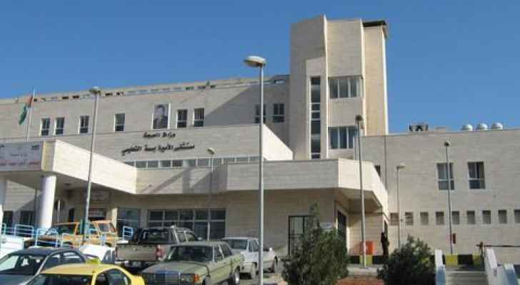 سيدة تضع حملها في سيارة أجرة بإربد
