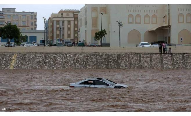 الإعصار "ماكونو" يخلف قتلى في اليمن وعمان