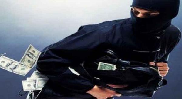 سطو وسلب على صيدلية في منطقة البيادر