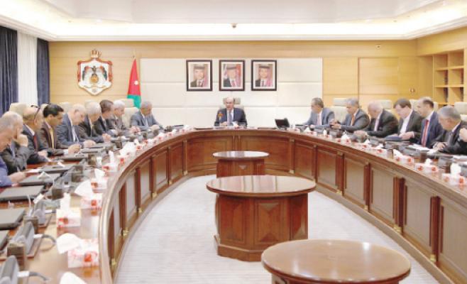 الحكومة ترفض سحب "معدل الدخل" واضراب جماعي غدا