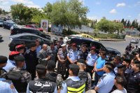 بالصور .. مبيضين يوجه الأجهزة الأمنية للاستمرار بسياسة ضبط النفس