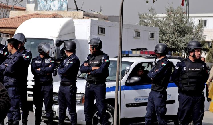 صرف 30 دينارا لمنتسبي الامن العام
