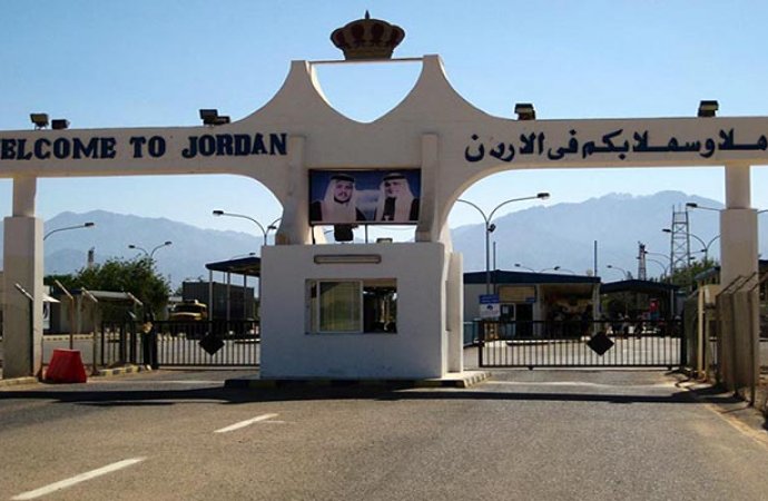 حركة المسافرين عبر جسر الملك حسين خلال عطلة عيد الفطر