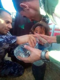 بالصور .. العثور على طفلة فقدت بمنطقة صحراوية لـ11 ساعة في مادبا