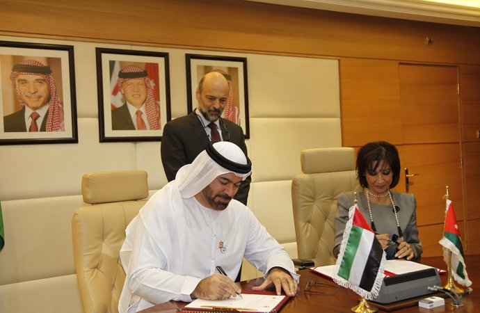 الرزاز يؤكد اهتمام الأردن بالاستفادة من التجربة الاماراتية في مجال الحكومة الالكترونية